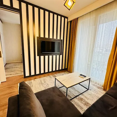Lux Decorated Apartment